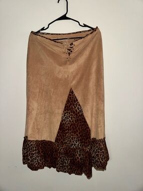 Leopard-Accent Suede-Look Midi Skirt - Tan